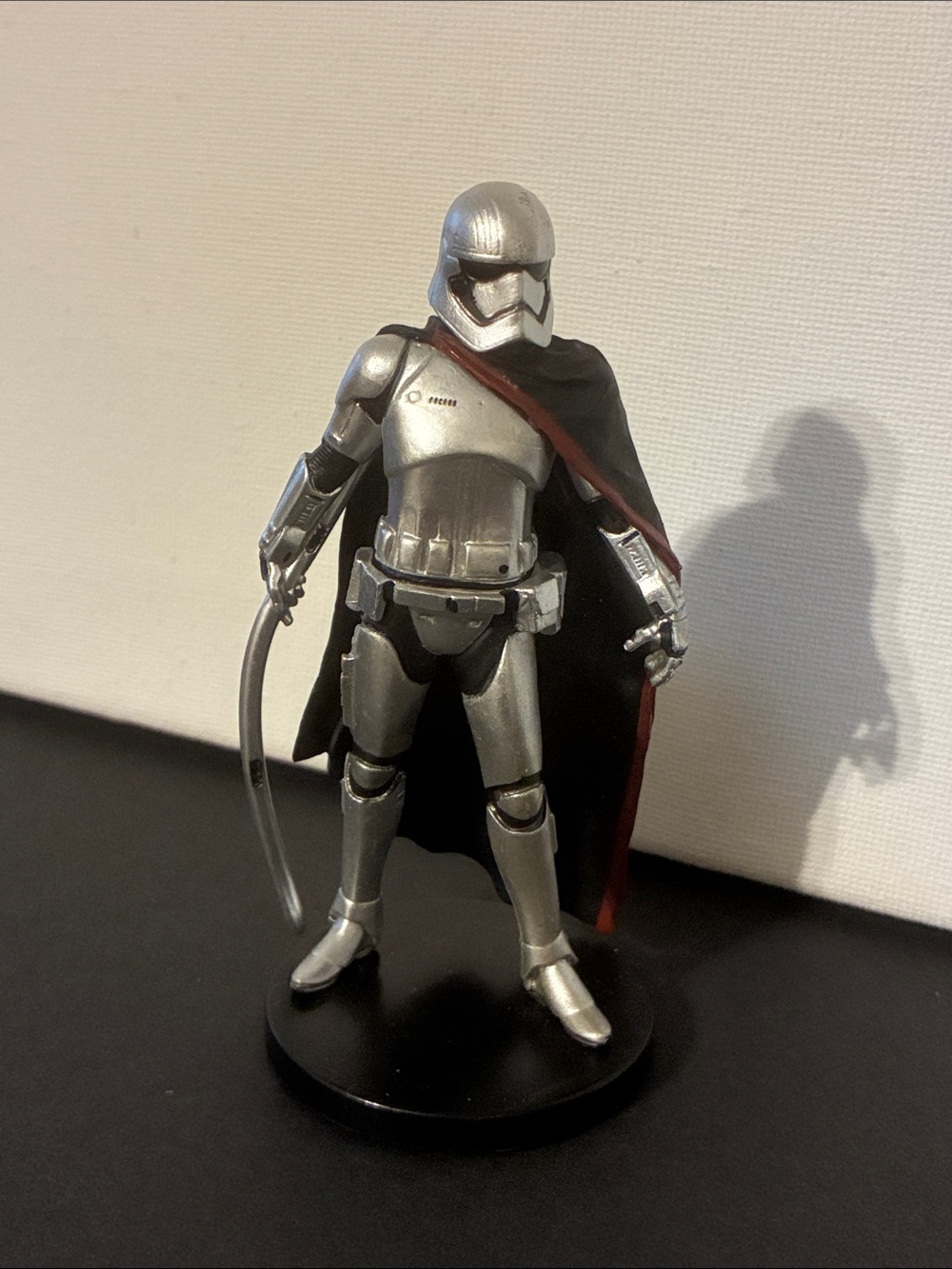 Hasbro Star Phasma Action Figure Red-Edged Cape Star Wars VII Captain